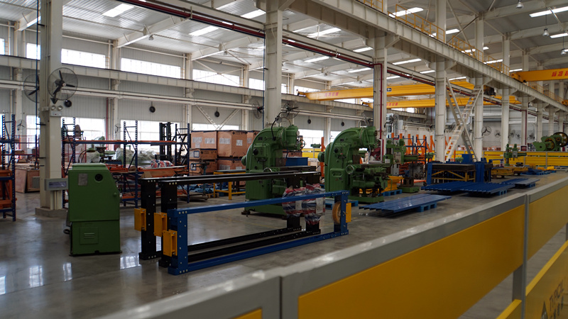 集团向导到标准电梯调研